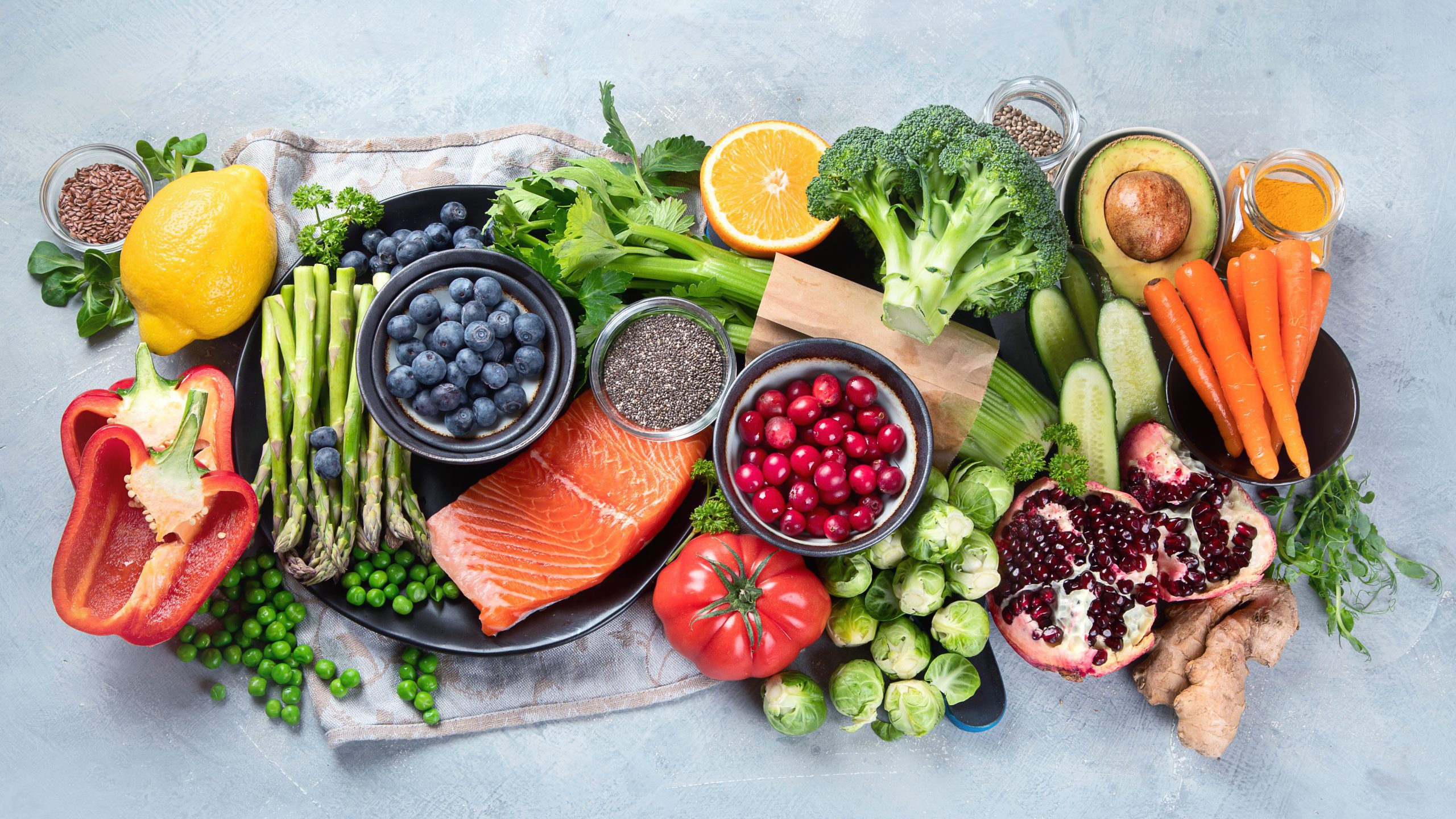 Lanzamos la Guía de Alimentación Saludable: ¿Cómo mantener unos buenos hábitos en verano para prevenir el cáncer?